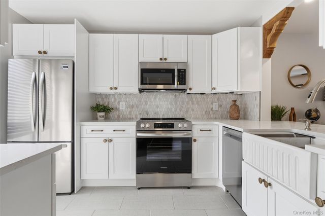 42 Brooke View Drive, Ossining, NY 10562