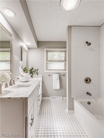 3685 Baumberger Road, Stow, OH 44224