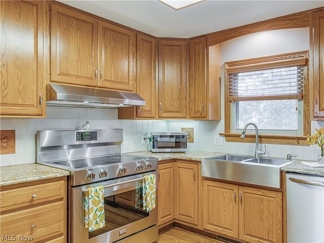 3685 Baumberger Road, Stow, OH 44224