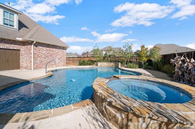 1621 Gleneagles Bend, Zachary, LA 70791