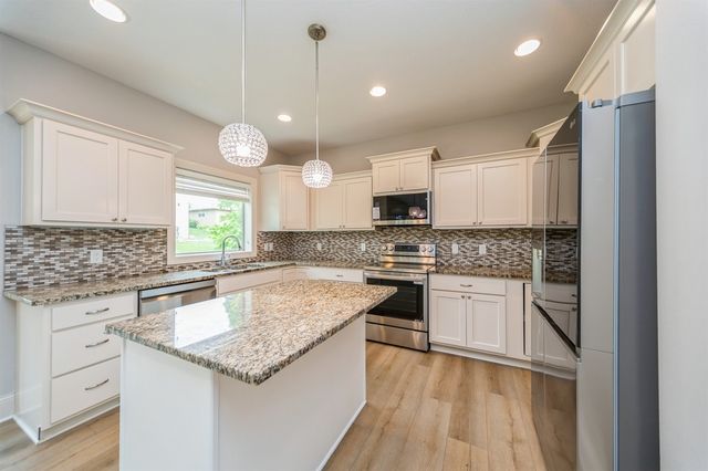 1454 S Sugar Creek Court, West Des Moines, IA 50266