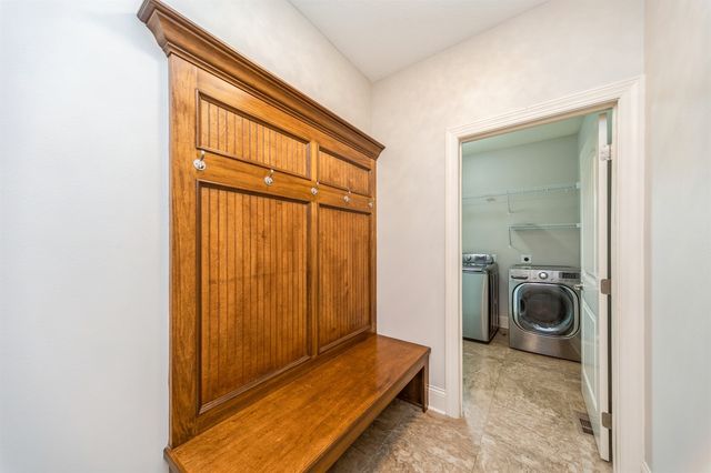 1454 S Sugar Creek Court, West Des Moines, IA 50266