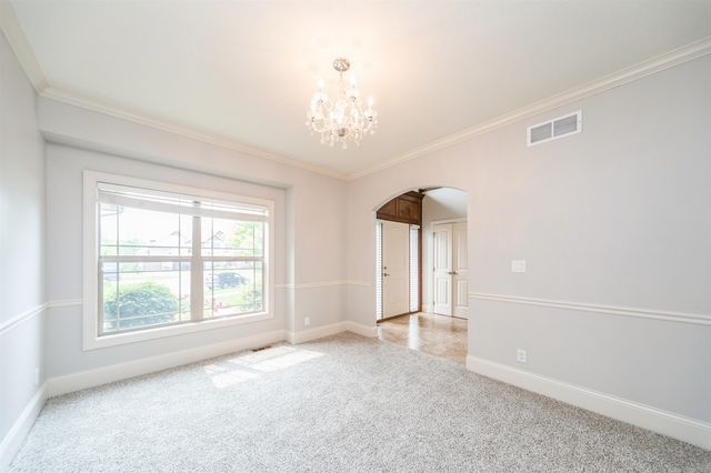 1454 S Sugar Creek Court, West Des Moines, IA 50266