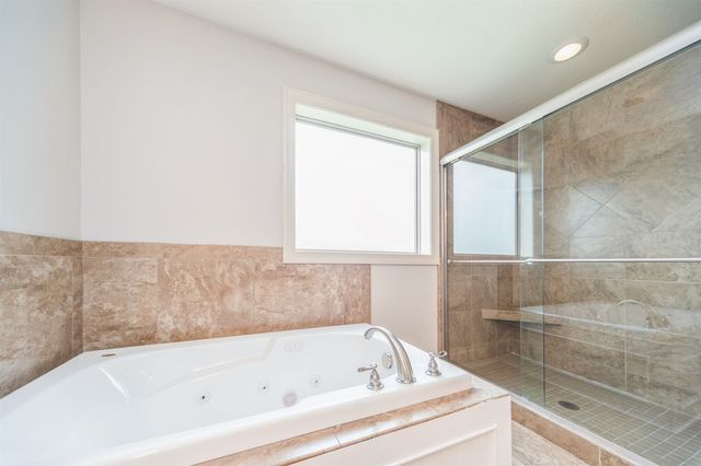 1454 S Sugar Creek Court, West Des Moines, IA 50266