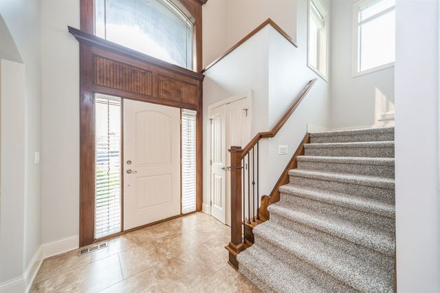 1454 S Sugar Creek Court, West Des Moines, IA 50266