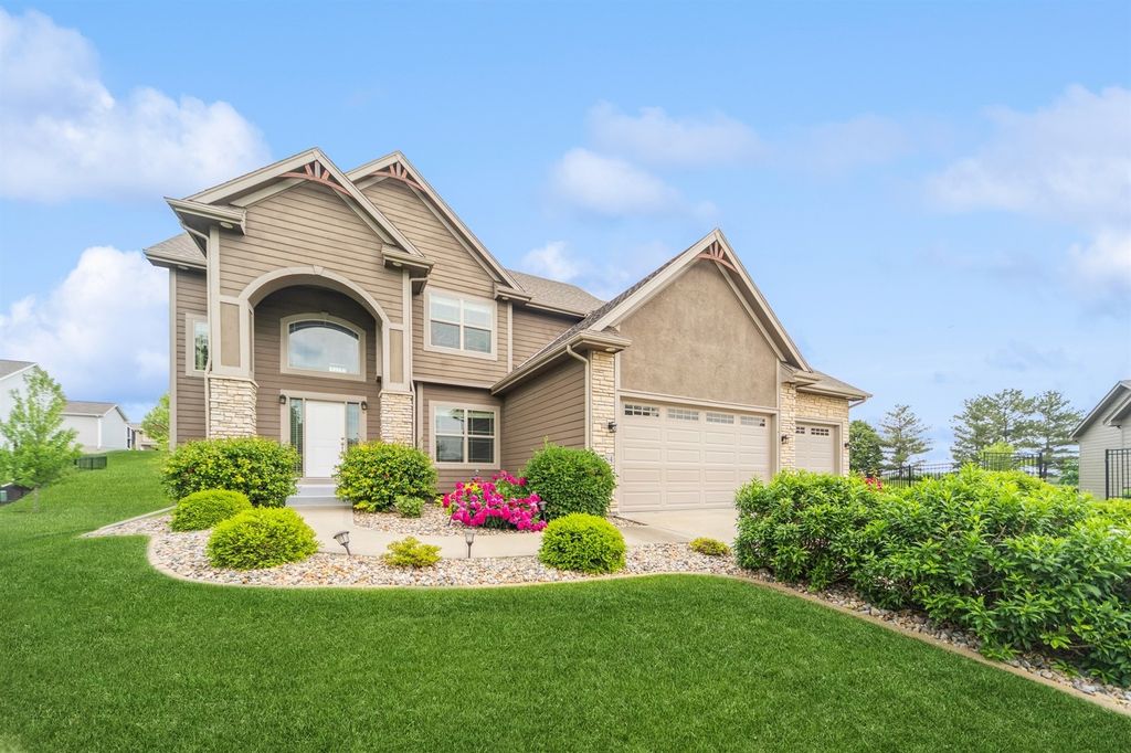 1454 S Sugar Creek Court, West Des Moines, IA 50266