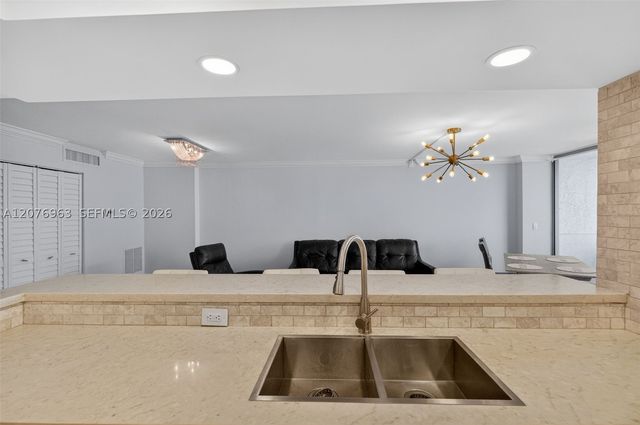 2655 Collins Ave 00, Miami Beach, FL 33140