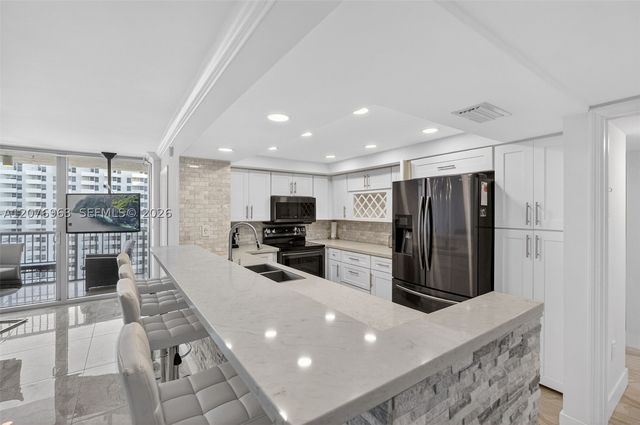 2655 Collins Ave 00, Miami Beach, FL 33140