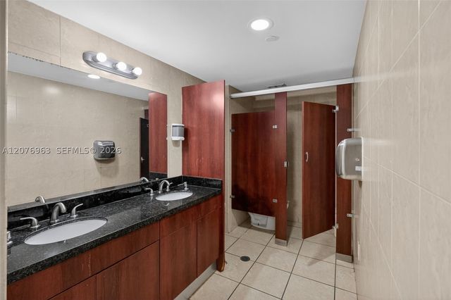 2655 Collins Ave 00, Miami Beach, FL 33140