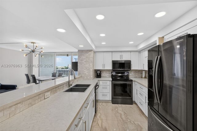 2655 Collins Ave 00, Miami Beach, FL 33140