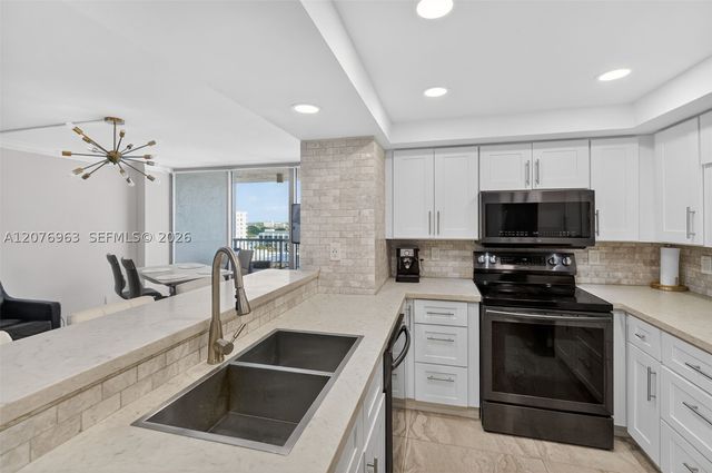 2655 Collins Ave 00, Miami Beach, FL 33140