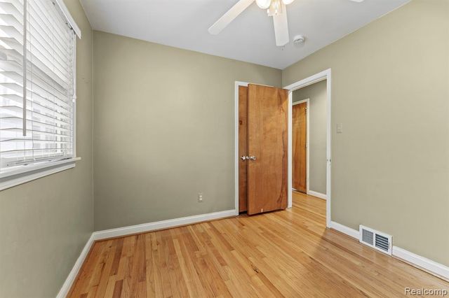 15629 Oceana Avenue, Allen Park, MI 48101