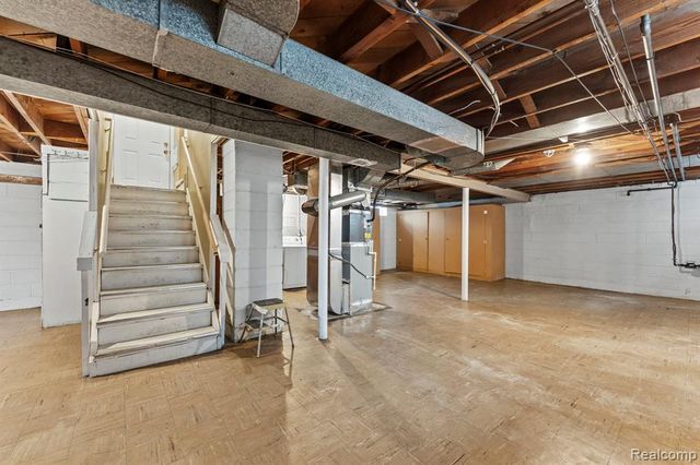 15629 Oceana Avenue, Allen Park, MI 48101