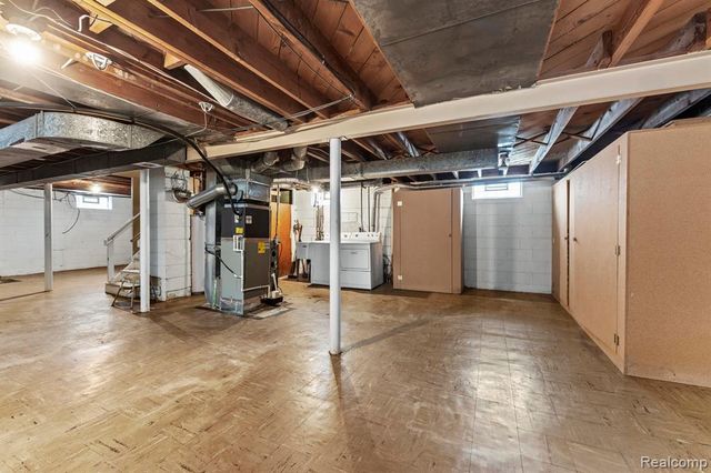 15629 Oceana Avenue, Allen Park, MI 48101