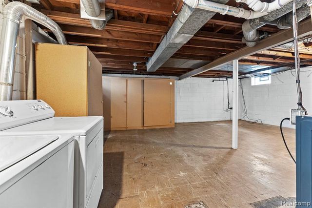 15629 Oceana Avenue, Allen Park, MI 48101