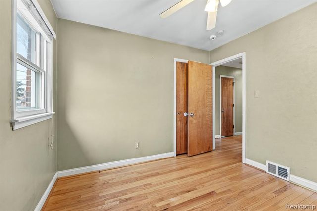 15629 Oceana Avenue, Allen Park, MI 48101