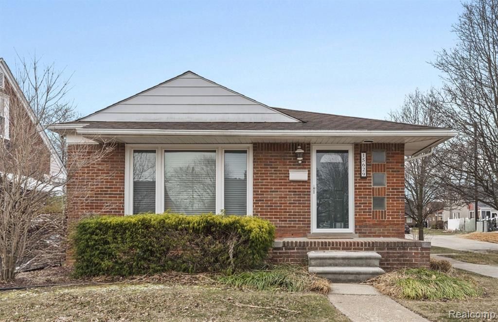 15629 Oceana Avenue, Allen Park, MI 48101