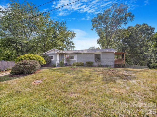 105 Smith Graveyard Road, Asheville, NC 28806