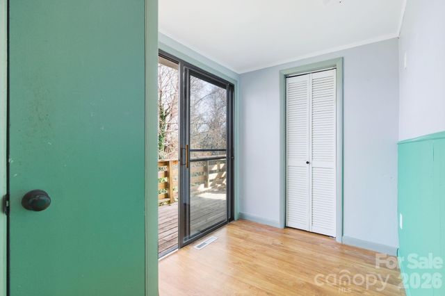 105 Smith Graveyard Road, Asheville, NC 28806