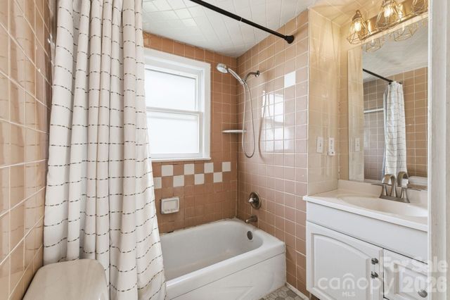 105 Smith Graveyard Road, Asheville, NC 28806