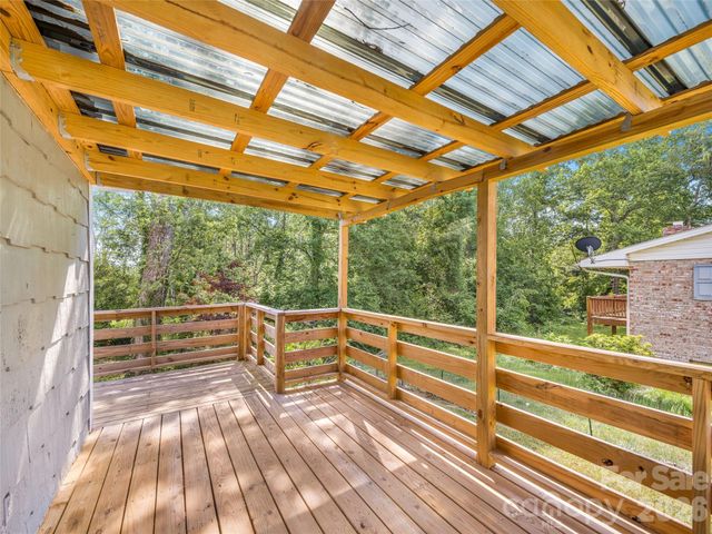 105 Smith Graveyard Road, Asheville, NC 28806
