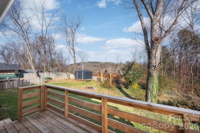 105 Smith Graveyard Road, Asheville, NC 28806