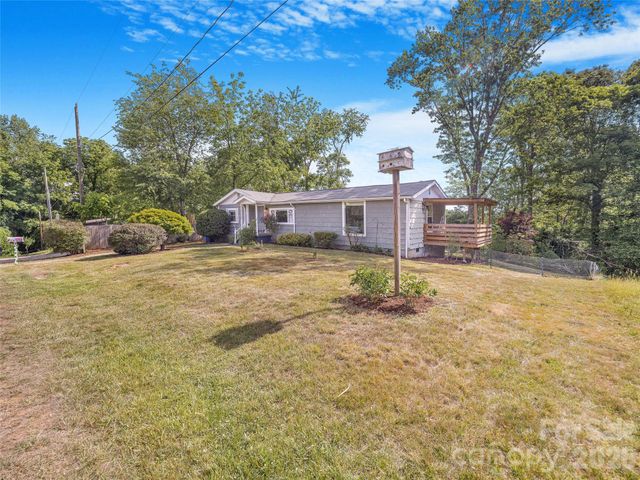 105 Smith Graveyard Road, Asheville, NC 28806