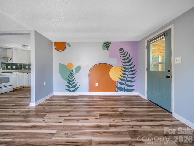 105 Smith Graveyard Road, Asheville, NC 28806