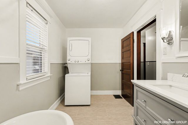 356 Pine Avenue 2 UNIT, Holland, MI 49423