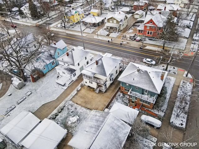 356 Pine Avenue 2 UNIT, Holland, MI 49423