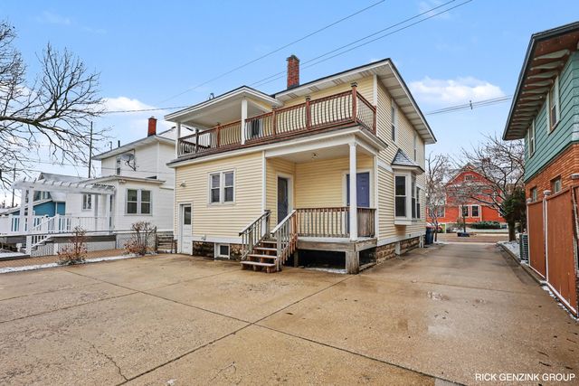 356 Pine Avenue 2 UNIT, Holland, MI 49423