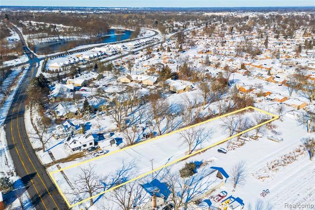 33152 Ann Arbor Trail, Westland, MI 48185