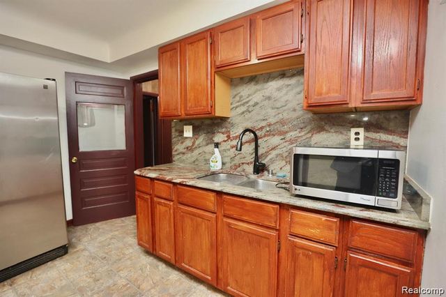 3044 Hanley Street, Hamtramck, MI 48212