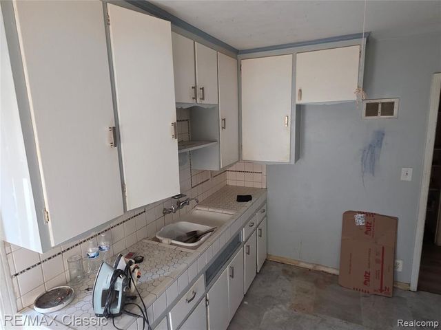 17350 Annott Street, Detroit, MI 48205