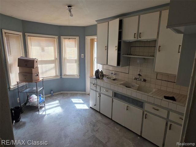 17350 Annott Street, Detroit, MI 48205