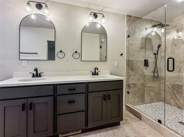 405 Willow Branch Road, Norman, OK 73072