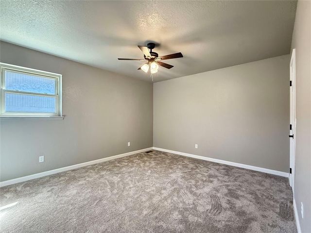 405 Willow Branch Road, Norman, OK 73072