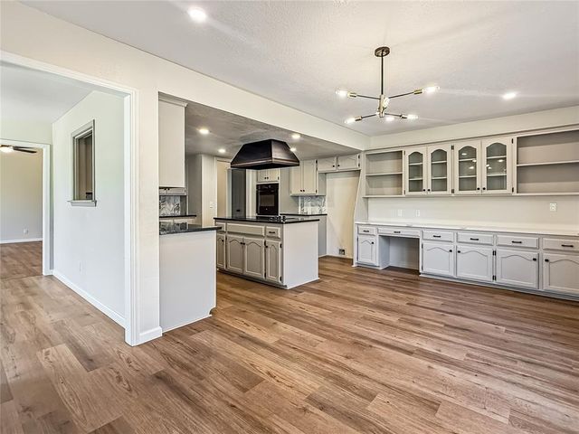 405 Willow Branch Road, Norman, OK 73072