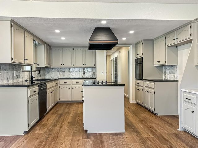 405 Willow Branch Road, Norman, OK 73072