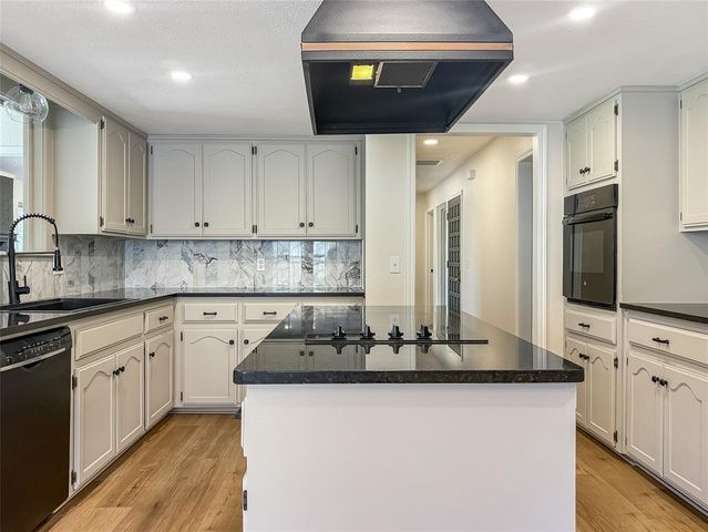 405 Willow Branch Road, Norman, OK 73072