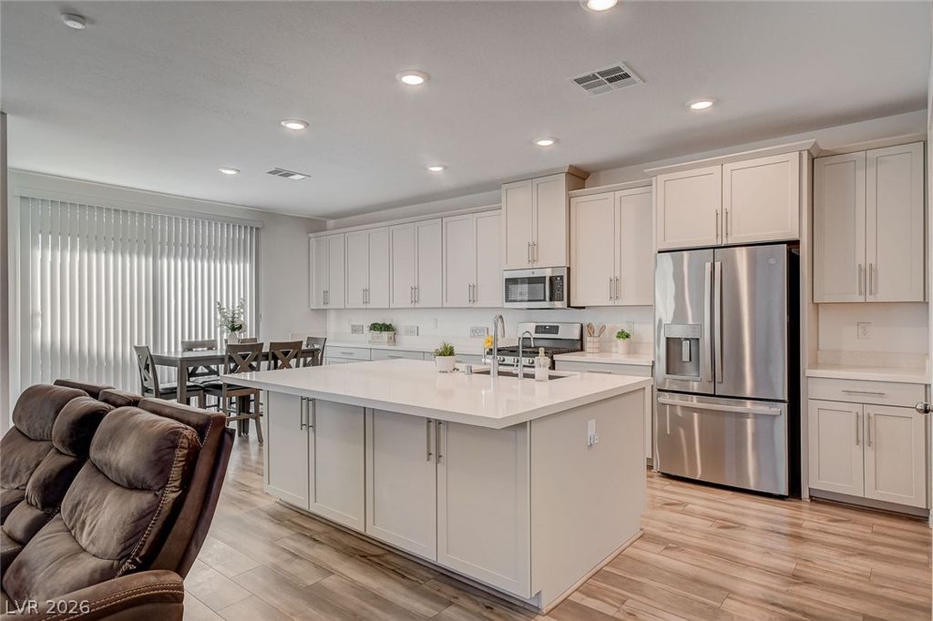 10049 Desert Azure Street, Las Vegas, NV 89178 — photo 5