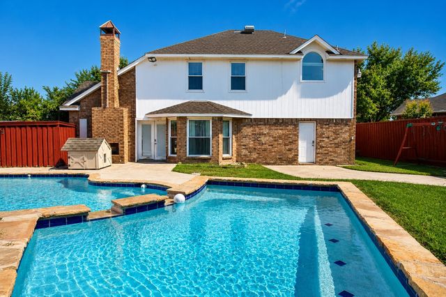 2044 Hillshire Drive, Lewisville, TX 75067