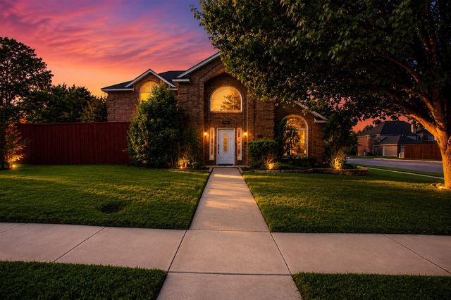 2044 Hillshire Drive, Lewisville, TX 75067