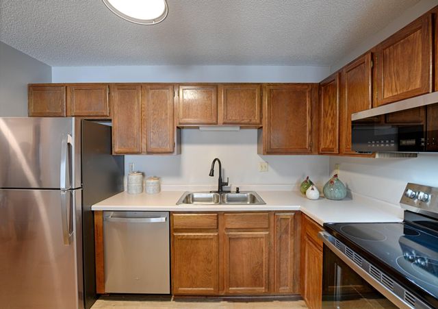 66 9th Street E 1210, Saint Paul, MN 55101