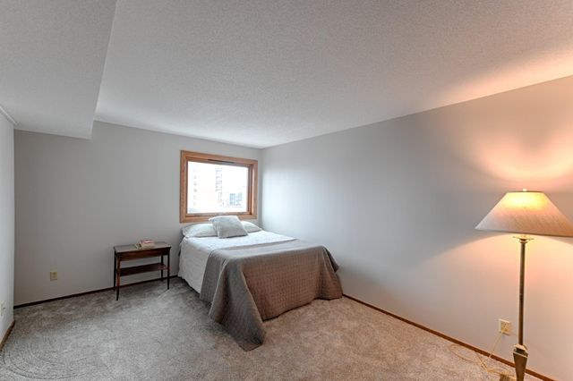 66 9th Street E 1210, Saint Paul, MN 55101