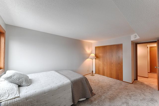 66 9th Street E 1210, Saint Paul, MN 55101