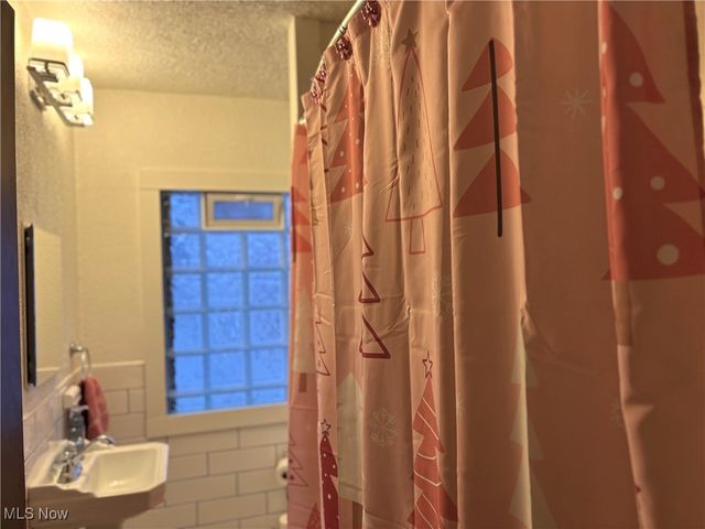 265 Sexton Street, Struthers, OH 44471