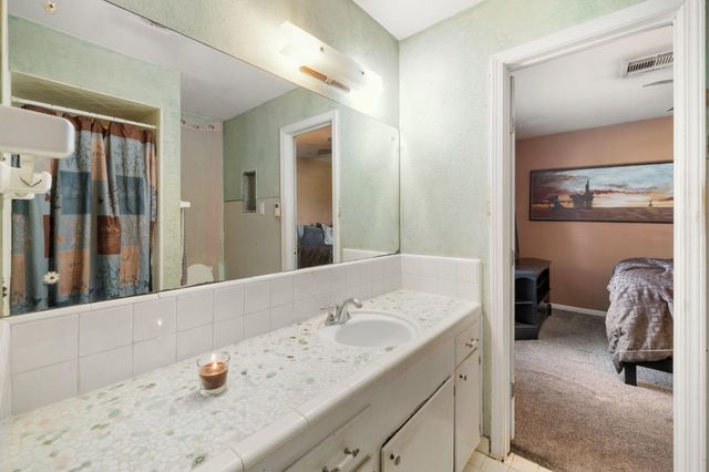 1309 Sunset Drive, Dickinson, TX 77539