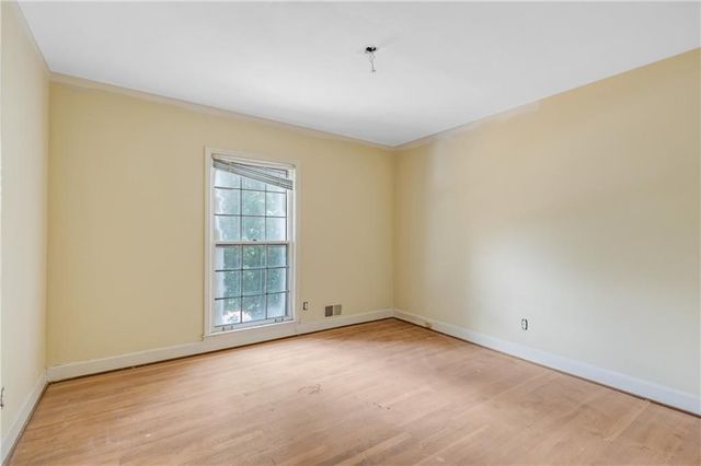 1080 Huntcliff NE, Sandy Springs, GA 30350