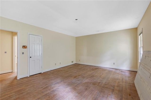 1080 Huntcliff NE, Sandy Springs, GA 30350